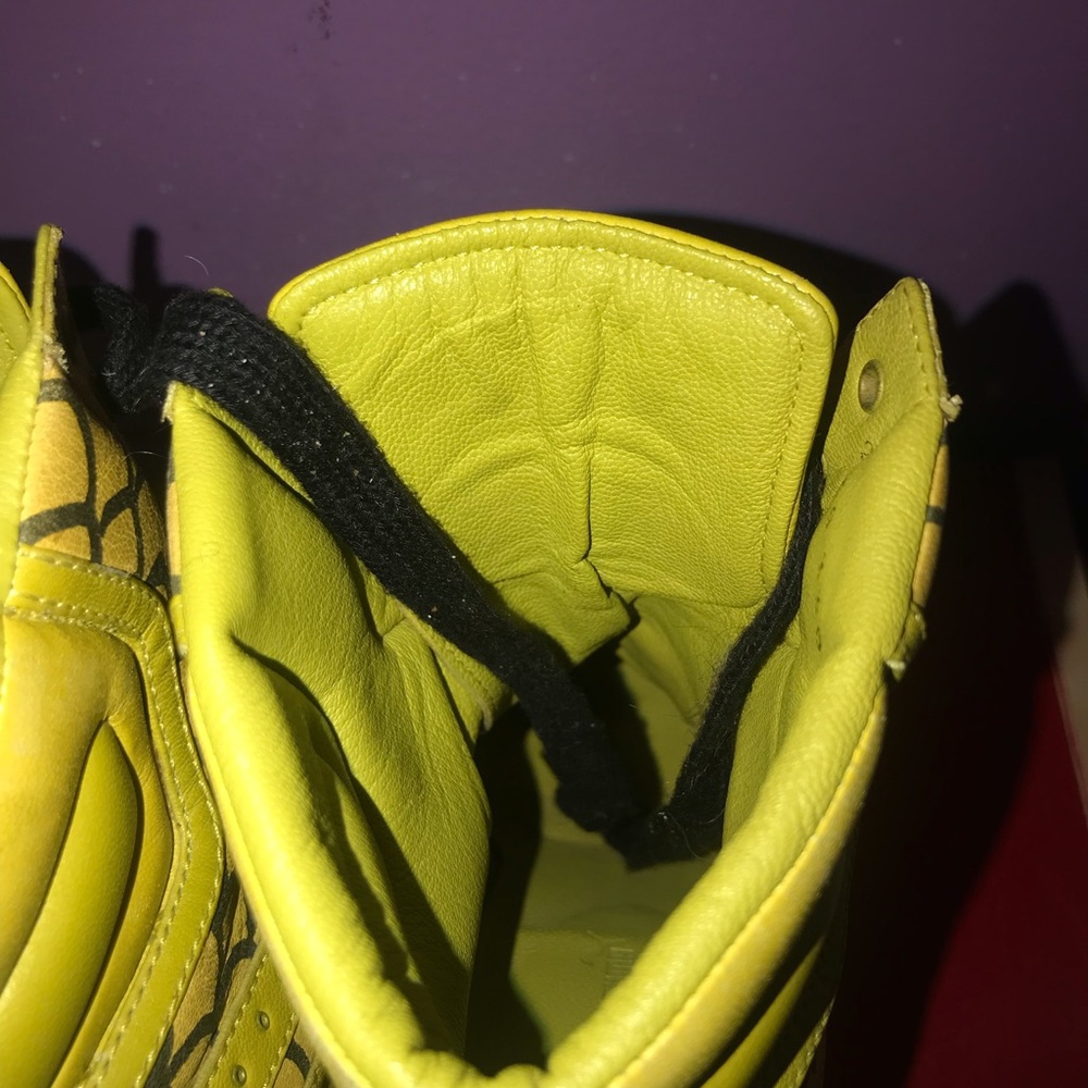 🔥 AUTHENTIC SERGIO ROSSI VINTAGE RARE YELLOW PUMAS BARLEY WORN - Picture 5 of 8
